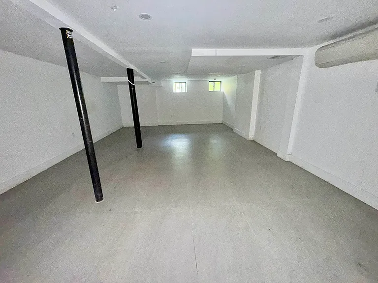 1518 Jefferson Ave #1R — Photo 14