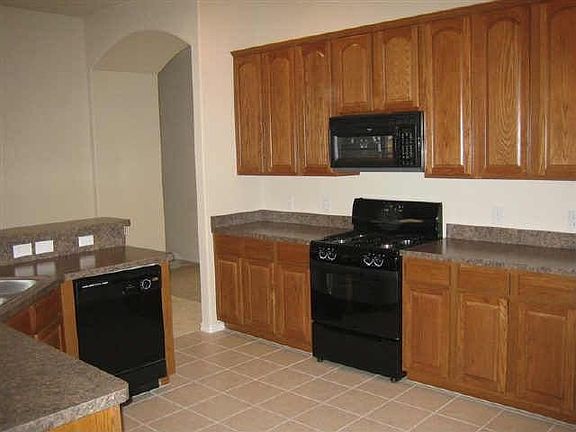4th image of 1105 Whisper Willow Dr