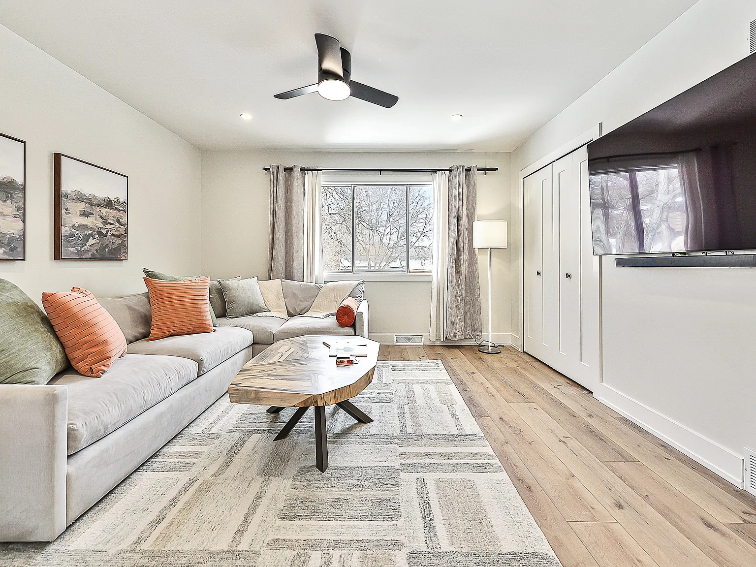 2 bed, 1200 sqft, $3,500 — Photo 2