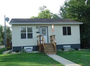 434 3rd St SE, Huron, SD 57350