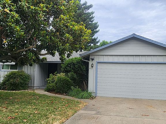 2nd image of 1117 Lancaster Way