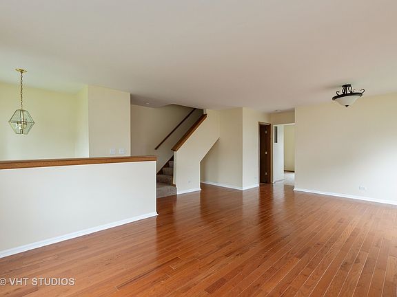 2nd image of 1126 Cambridge Dr