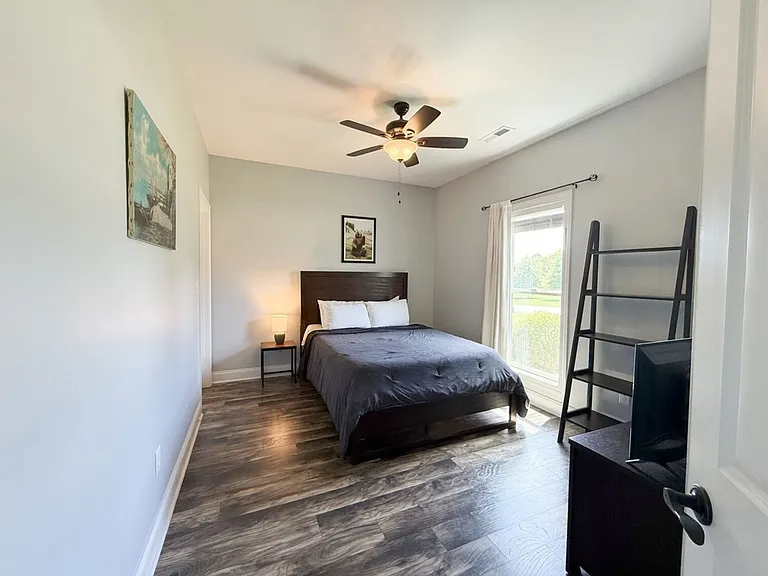 5005 Rainier Dr — Photo 6