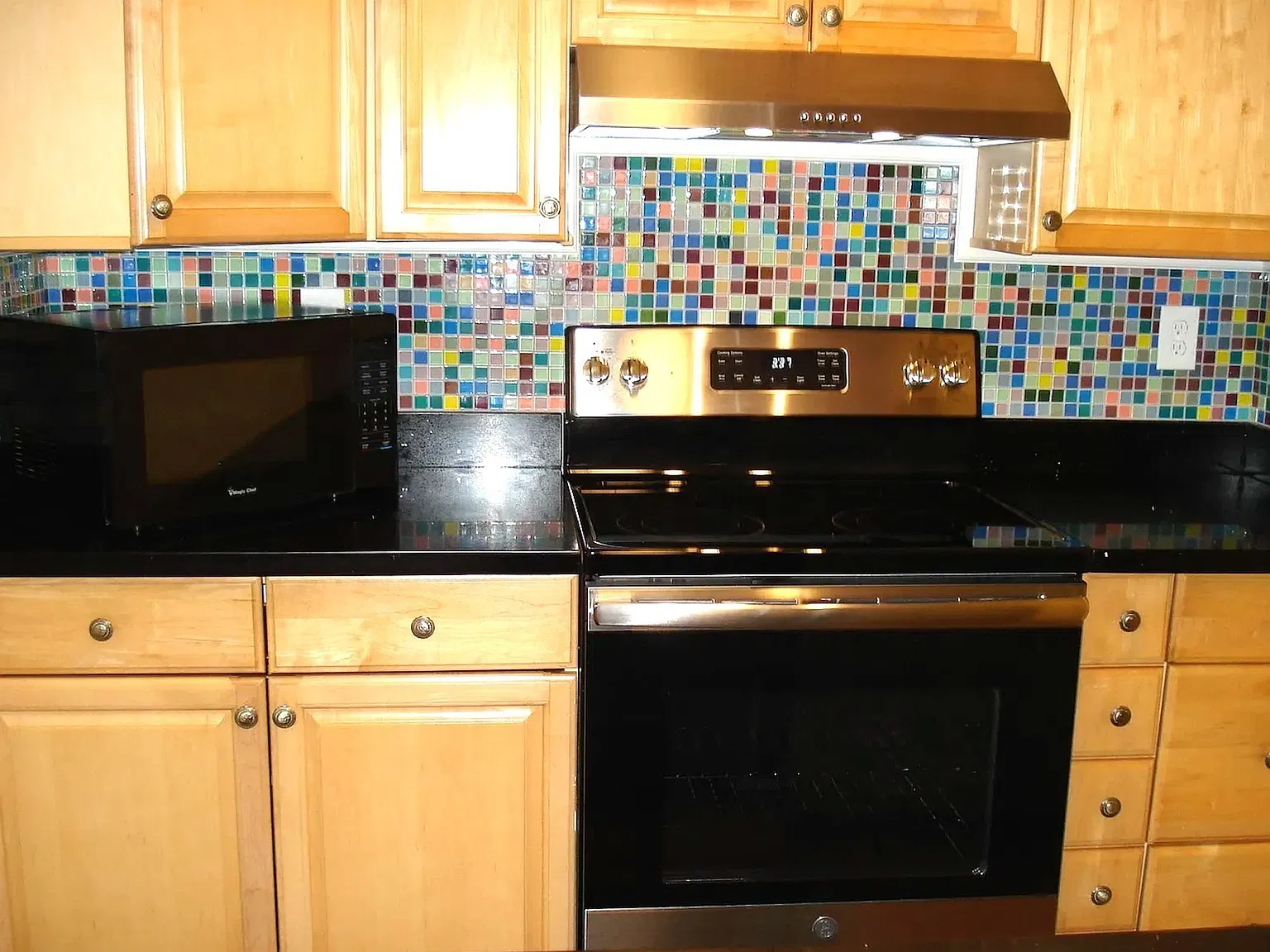 Updated Edmonds Condo — Photo 4