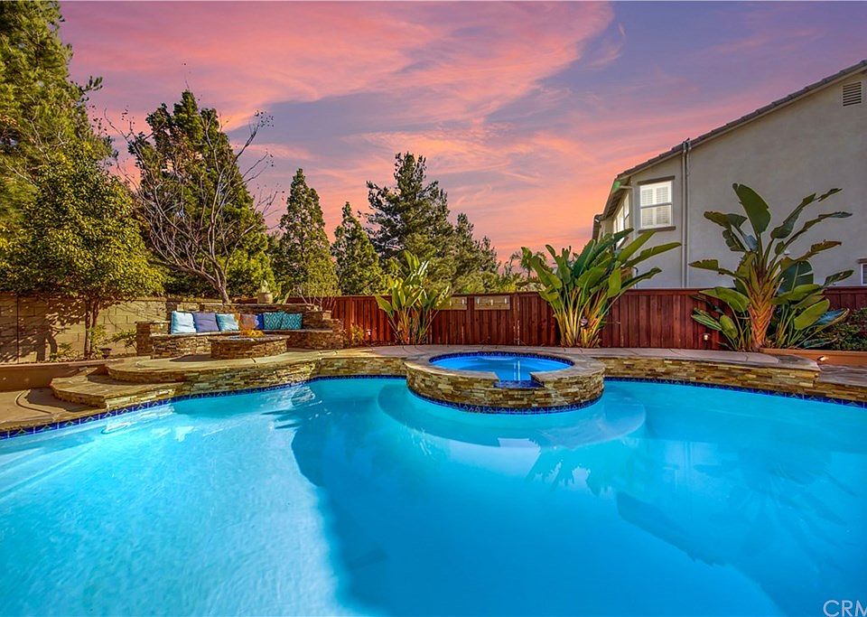 1st image of 43701 Calle Balmez