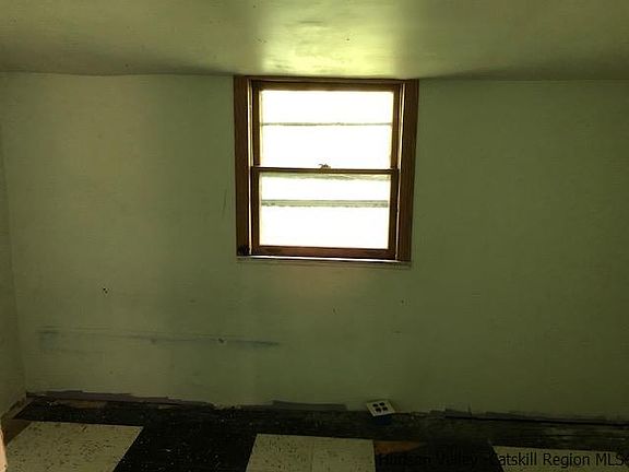 4th image of 245 North Dr