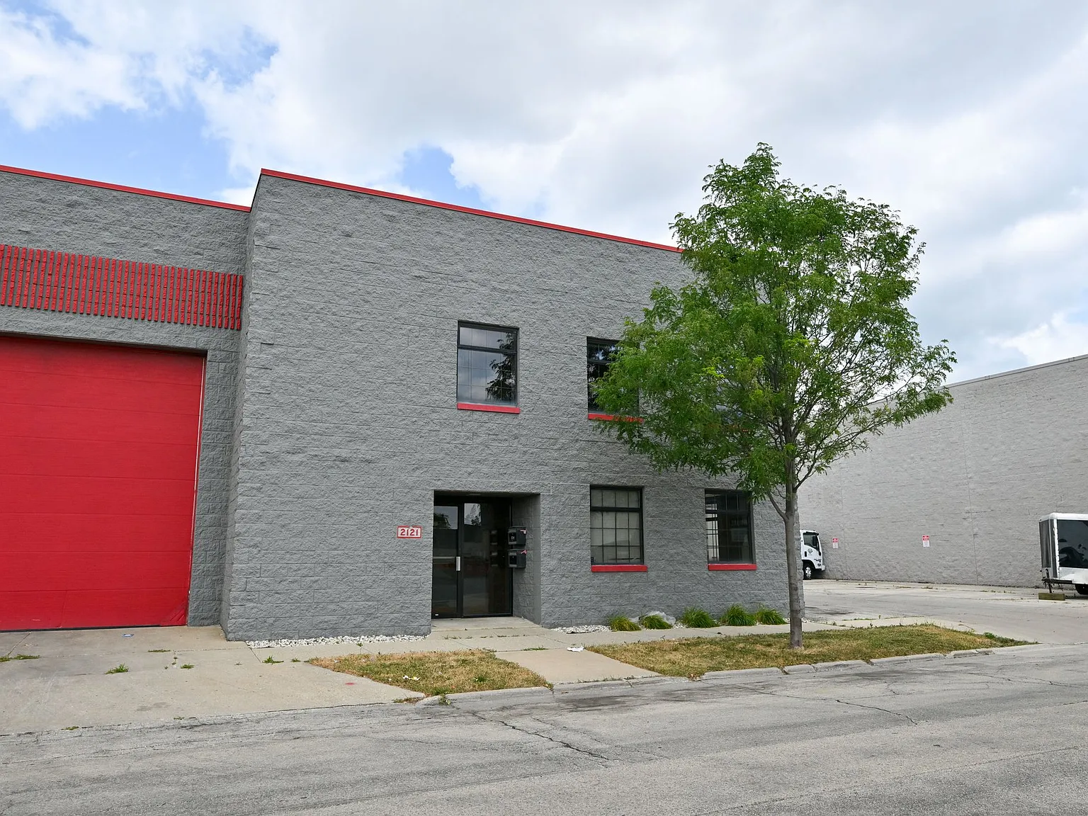 6500 sq ft. Mixed-Use Commercial Space — Photo 3