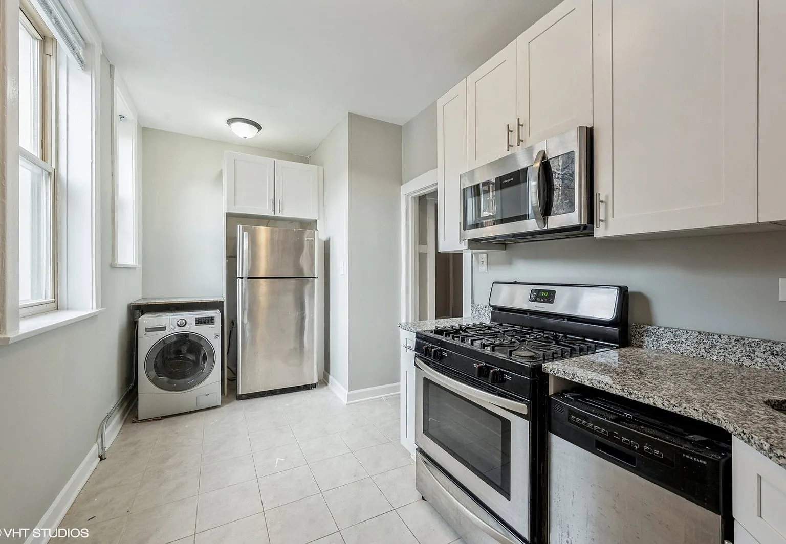 2 bed, 1.0 bath, $1,650 — Photo 4