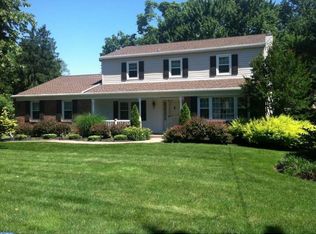 2546 Damian Dr, Hatboro, PA 19040