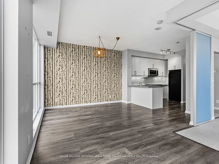 18 Beverley St #706B — Photo 20