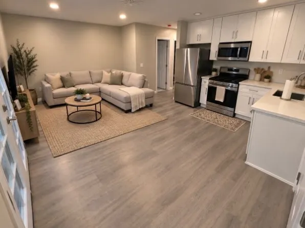 1353 Woodhaven Dr #2, Oceanside, CA 92056