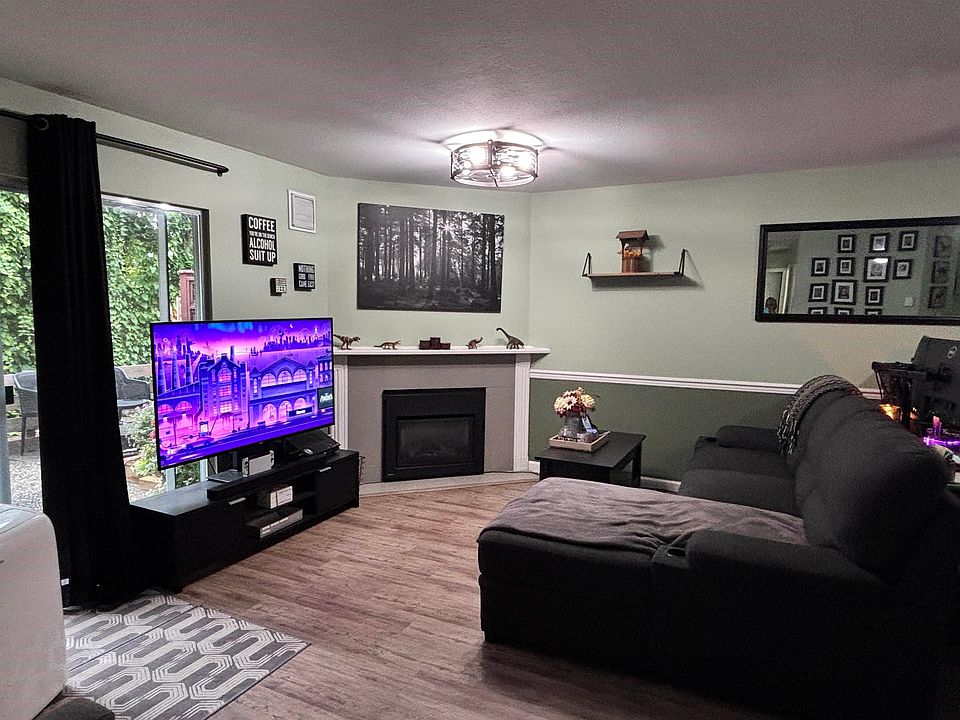 1st image of 22128 Dewdney Trunk Rd #21