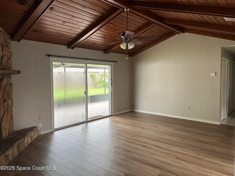 2157 Clover St NE — Photo 7