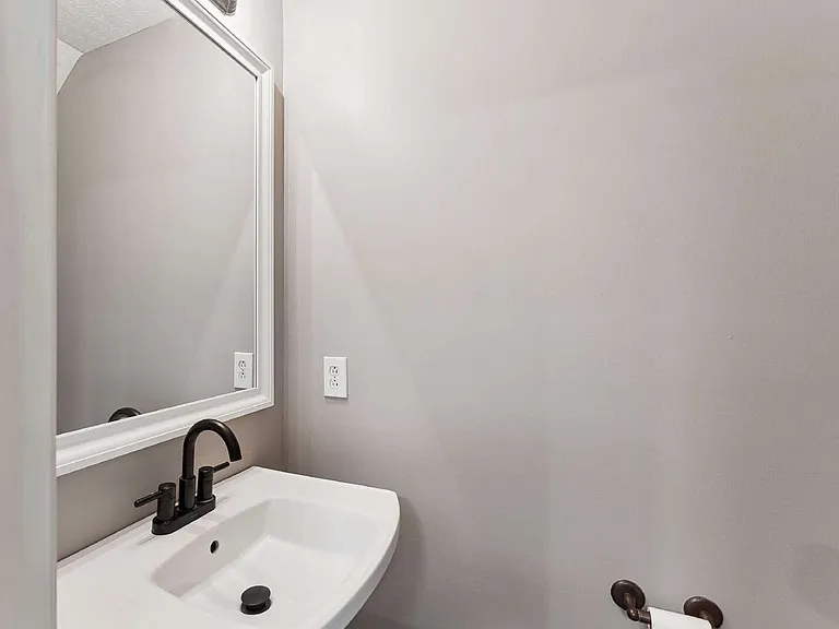 4828 Octavia St — Photo 10