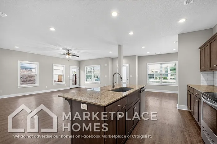 4 bed, 3.5 bath, 2052 sqft, $2,395 — Photo 4