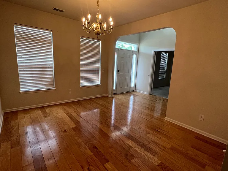 212 Summer Rain Ct — Photo 4