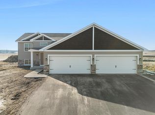 1003 Misty Meadow Blvd, Buffalo, MN 55313