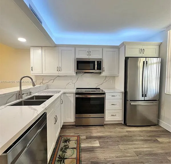 1705 Whitehall Dr #403 — Photo 6