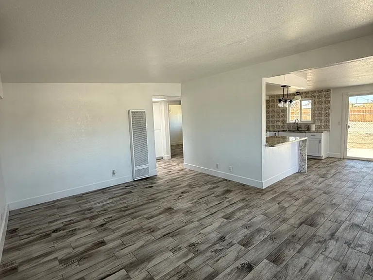 6558 Tamarisk Ave — Photo 11
