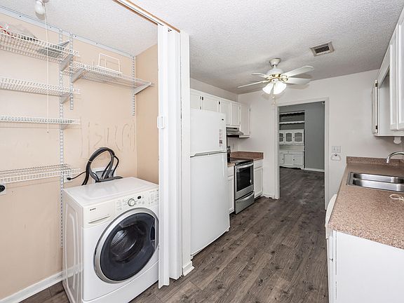 5th image of 105 Photinia Ct