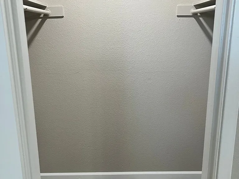 Meadowbrook Apartments — Photo 7