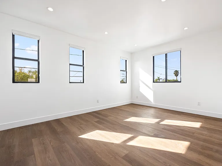212 W 64th St #D — Photo 41