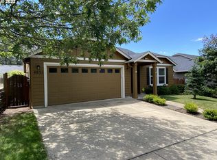 4851 Glacier Dr, Springfield, OR 97478