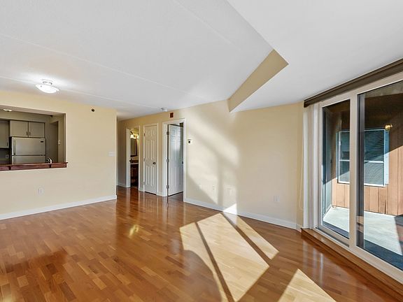 4th image of 60 Rantoul St APT 403