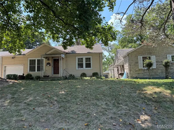 8118 W A St, Belleville, IL 62223