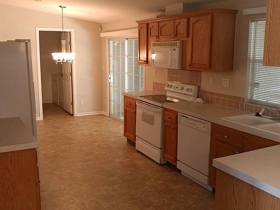 5th image of 10827 El Toro Dr