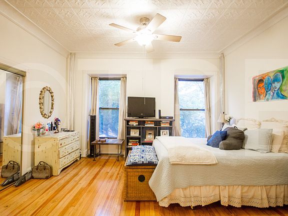 3rd image of 104 2nd Pl APT 1F