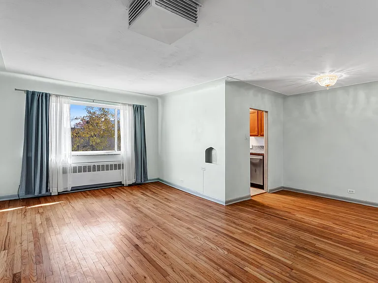 665 N Washington St #8C — Photo 1