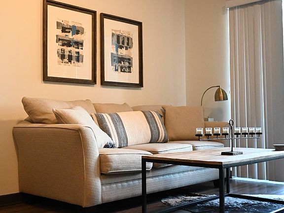 3rd image of 1901 Belcourt Ave #755