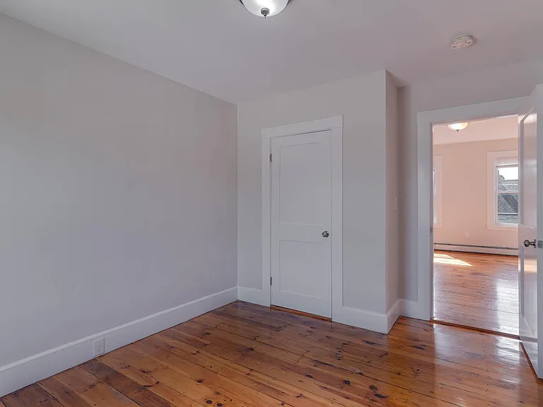 321 Jefferson Ave — Photo 11
