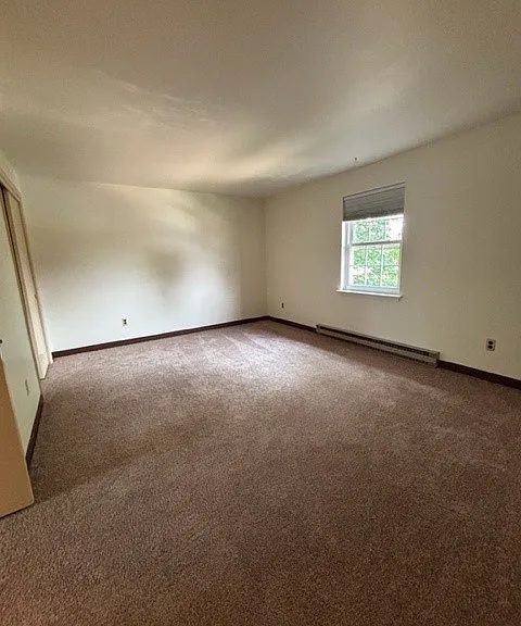 242 Broad St W — Photo 8