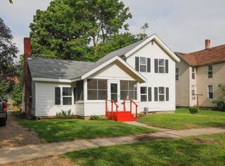 905 8th St, Three Rivers, MI 49093