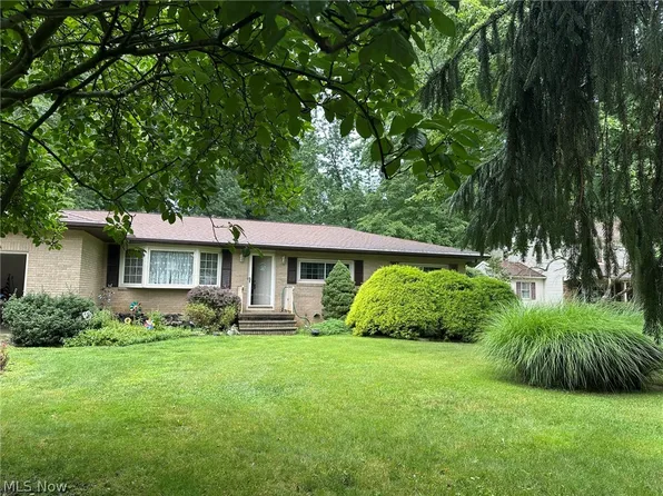 477 Catalina Dr, Akron, OH 44319