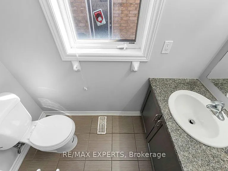 300 Remembrance Rd — Photo 12