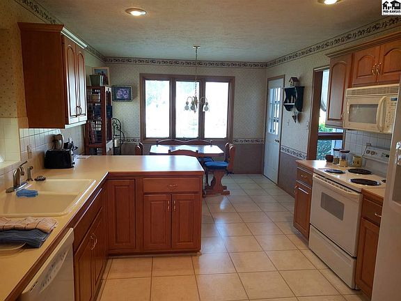 5th image of 1108 Bramble Bush Dr