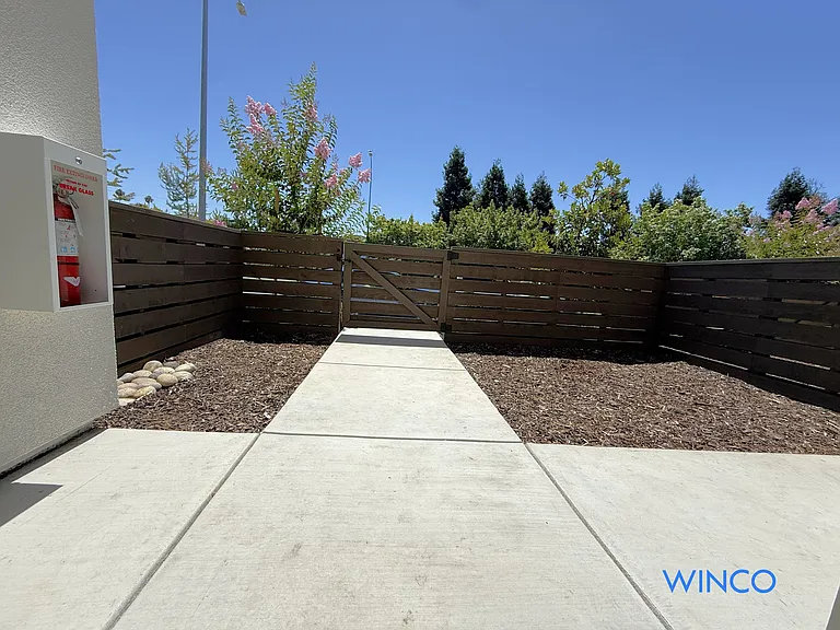 3810 Norbridge Ave — Photo 34