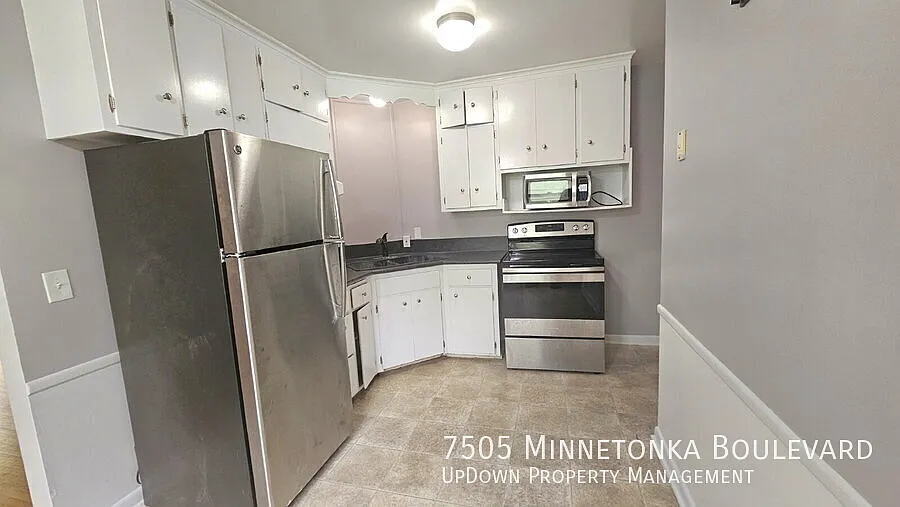 3-Bed, 2-Bath duplex in St. Louis Park - Spacious 1,225 Sq Ft Living. 8/1 — Photo 3