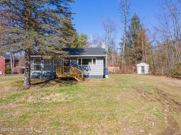 115 Chambers Street, Broadalbin, NY 12025