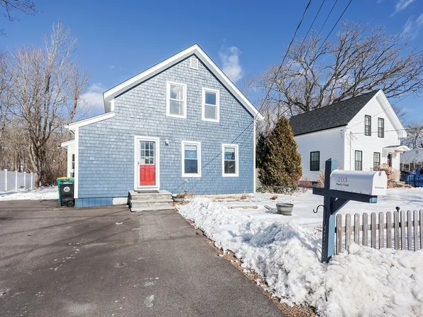 203 Arnold Rd, North Attleboro, MA 02760