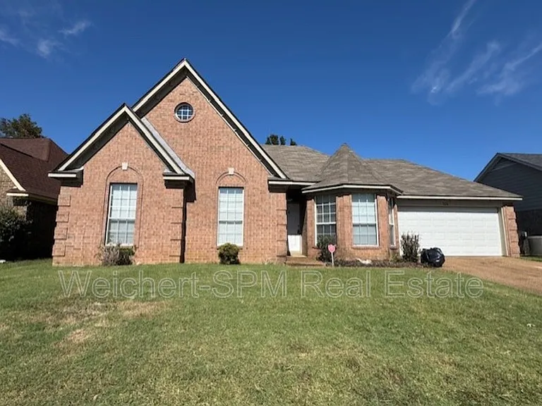5616 Autumn Valley Dr — Photo 1