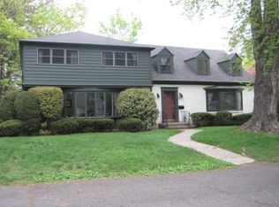 9 Radcliffe St, Holyoke, MA 01040