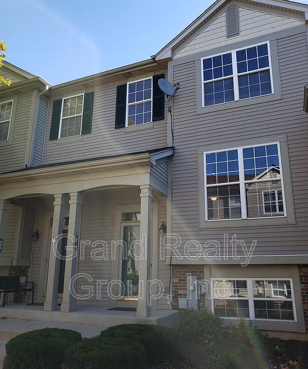 1st image of 818 Cherry Creek Dr