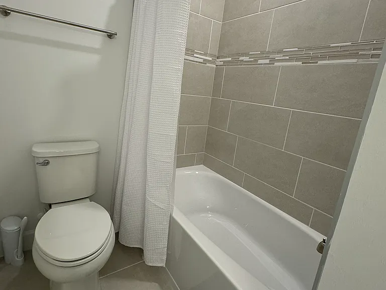 4082 Sonoma Oaks Cir — Photo 10