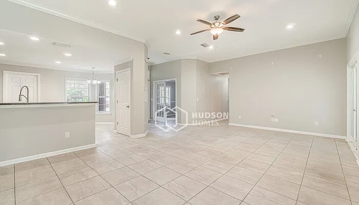 3 bed, 2.0 bath, 1746 sqft, $2,025 — Photo 4
