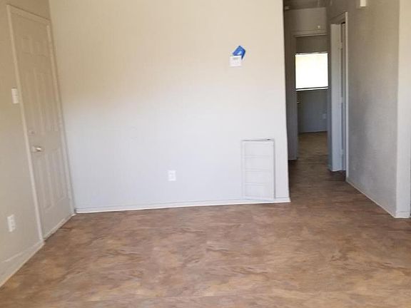 5th image of 2926 Chestnut Ave