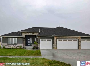 10022 Crystal Water Bay St, Lincoln, NE 68527